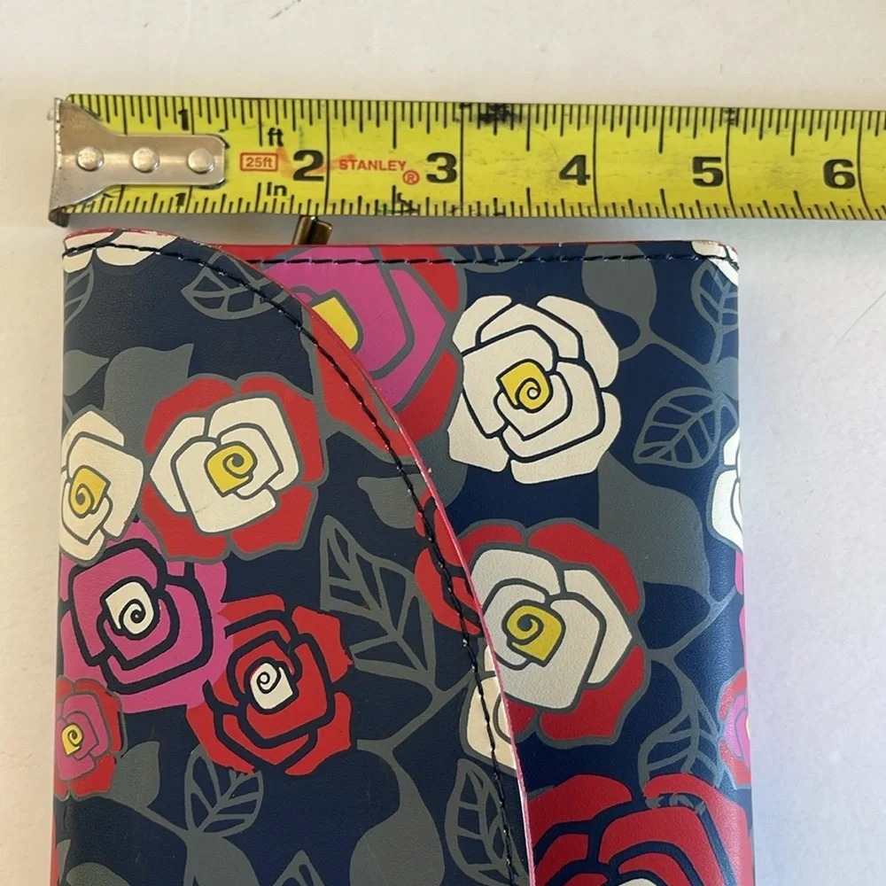 Fossil Floral Passport Leather Wallet & Zip Up For 6 cards Compartment . - Picture 14 of 14